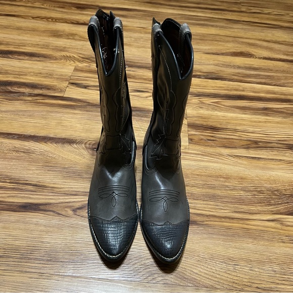 Women’s Blair Boots - Picture 2 of 8